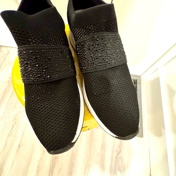 Anne Klein slip in dress runners - Picture 2 of 4